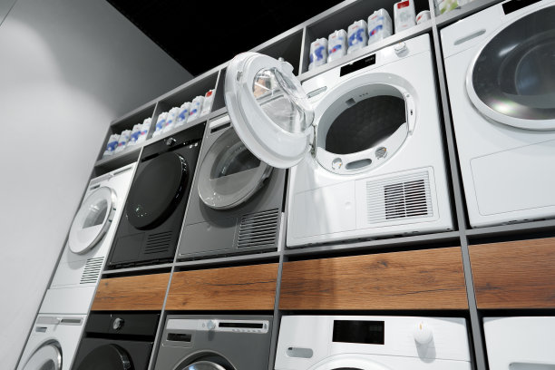 洗衣机、烘干机家电零售卖场陈列室图片下载