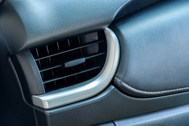 汽车的通风口设计得很完美。图片下载