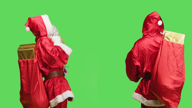 圣诞老人携带标志性的玩具包图片下载