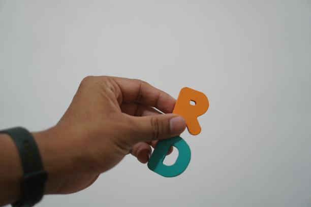 手持字母图片下载