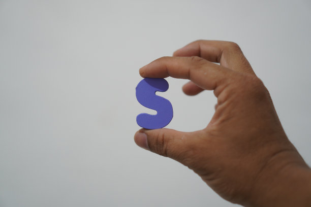 手持字母图片下载