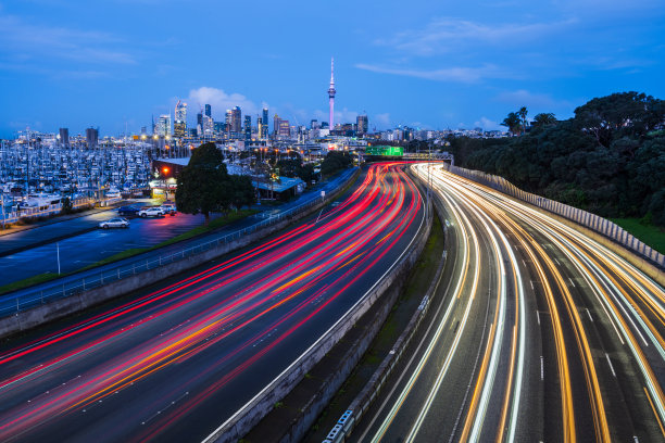 奥克兰城市交通长时间暴露。图片下载