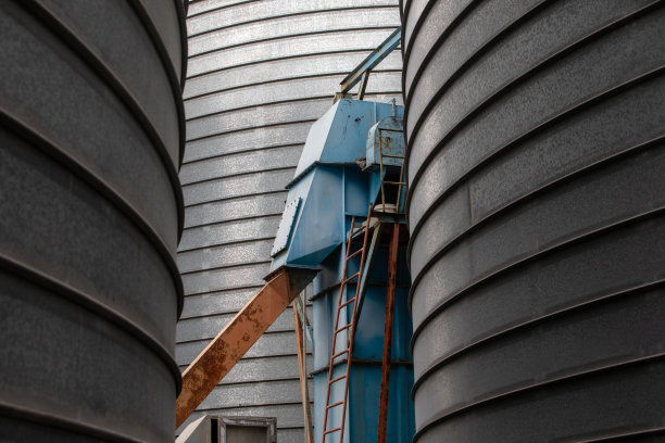 工业厂房用水泥生产机械设备图片下载