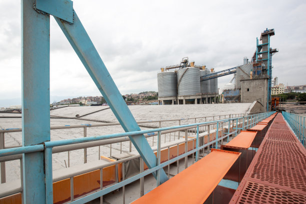 水泥厂生产机械设备图片下载