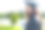 快乐的白人毕业女孩与棕色长发，拿着文凭，看着相机图片下载