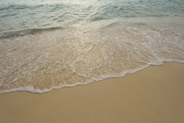 日本冲绳县宫古岛的热带海滩图片下载