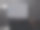 黑色背景为移动设备充电的充电宝。带电源的智能手机充电器。图片下载