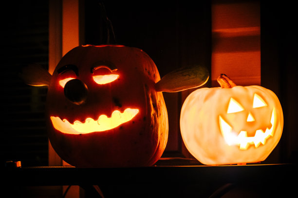 田纳西州诺兰斯维尔的万圣节门廊杰克灯笼图片下载