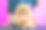 美容师在美容院给波美拉尼亚狗理发。图片下载