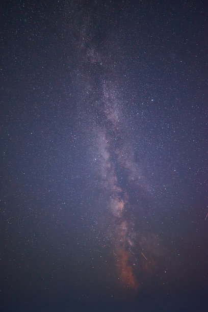 五颜六色的太空照片显示了宇宙、银河系和恒星图片下载