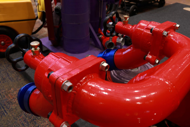 红色石油管道图片下载