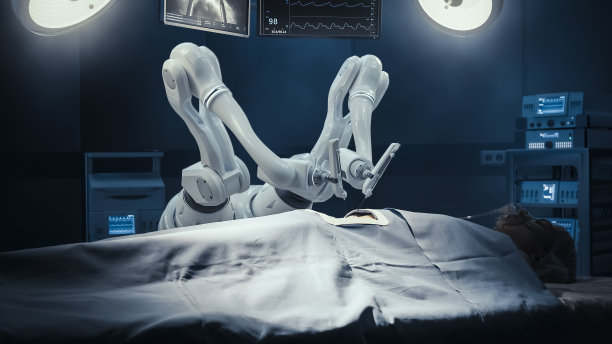现代医院：机器人手臂为手术台上的患者进行高精度纳米手术图片下载