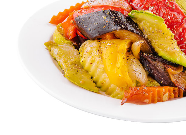 烤好的蔬菜装饰在盘子里图片下载