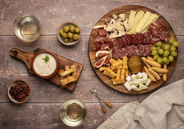 开胃菜、奶酪和意大利腊肠的美食摄影图片下载
