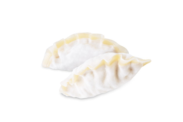 未煮熟的饺子在白色孤立的背景图片下载