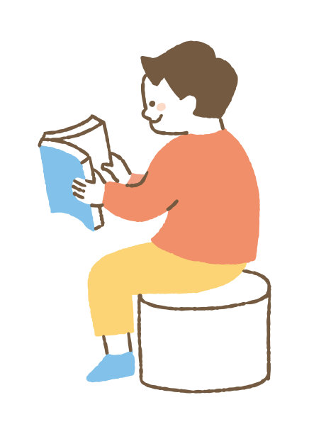 男孩正在开心地读书图片下载