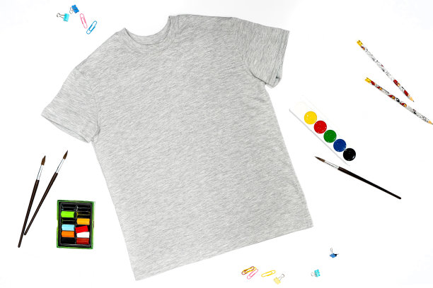 棉质校服和运动衫，裤子和t恤图片下载