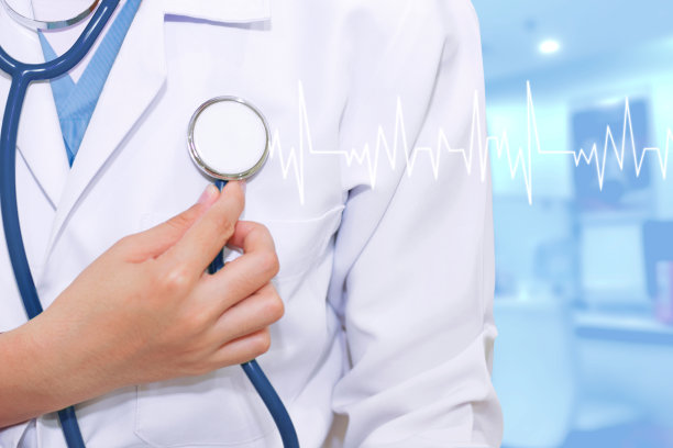 医生带着听诊器图片下载