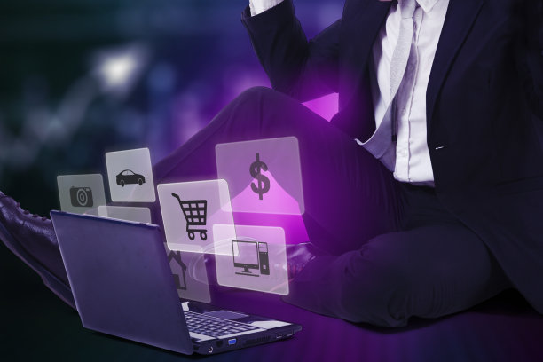 拿着笔记本电脑和全息投影的商人图片下载