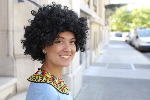 漂亮的西班牙女人特写图片下载