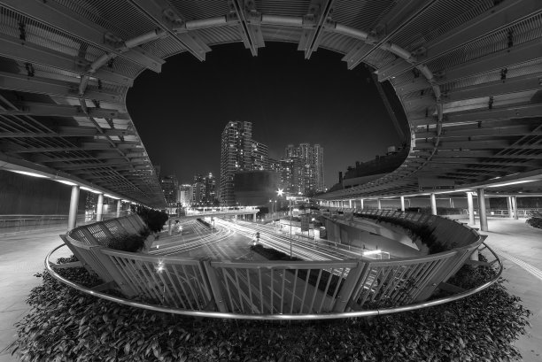 香港城市行人道及交通的夜景图片下载
