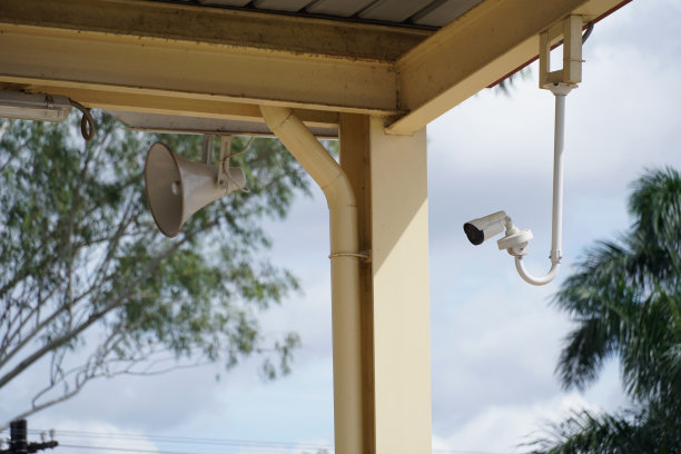 闭路电视安全在城市为人们的安全。图片下载