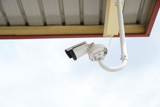 闭路电视安全在城市为人们的安全。图片下载