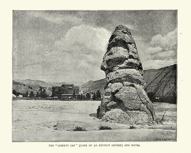 自由之帽，一个已经灭绝的间歇泉的锥状，黄石公园的旅馆，19世纪80年代图片下载