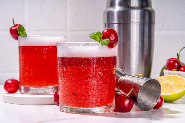 樱桃酸橙酒精鸡尾酒图片下载