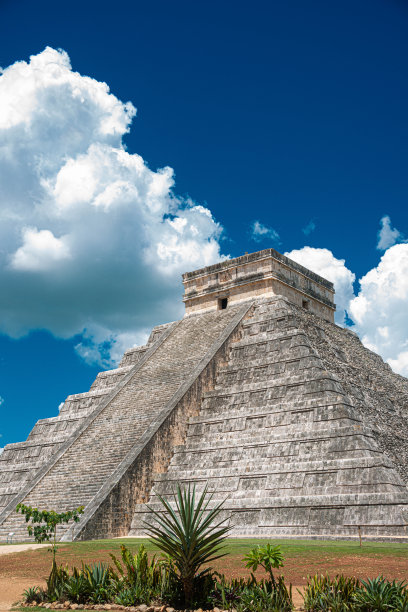 墨西哥尤卡坦州的奇琴伊察城堡图片下载