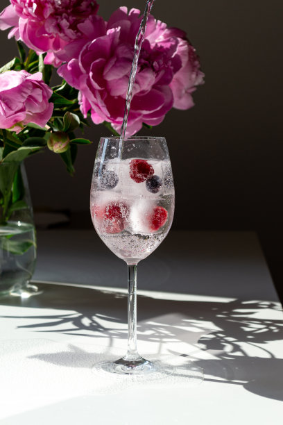 装满冰块，装满饮料图片下载