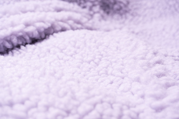 紫色的皮毛纹理作为背景。图片下载