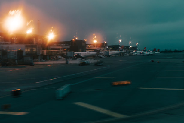 抽象飞机起飞-库存照片图片下载