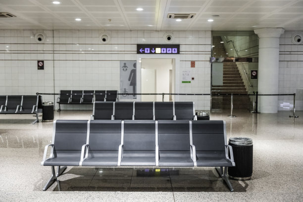 空空如也的机场候机区夜景照片图片下载