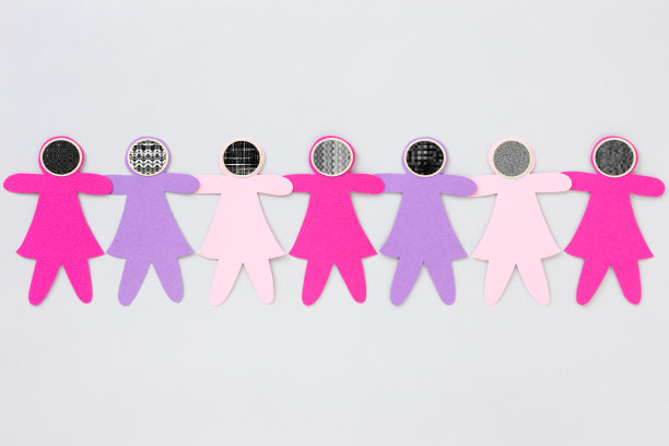 广播的女孩图片下载