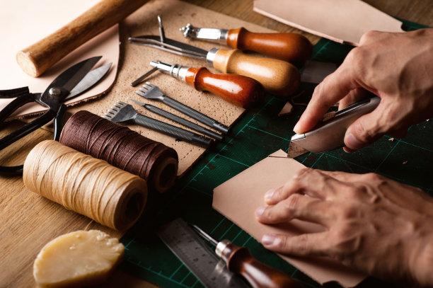 用植物鞣制皮革加工图片下载