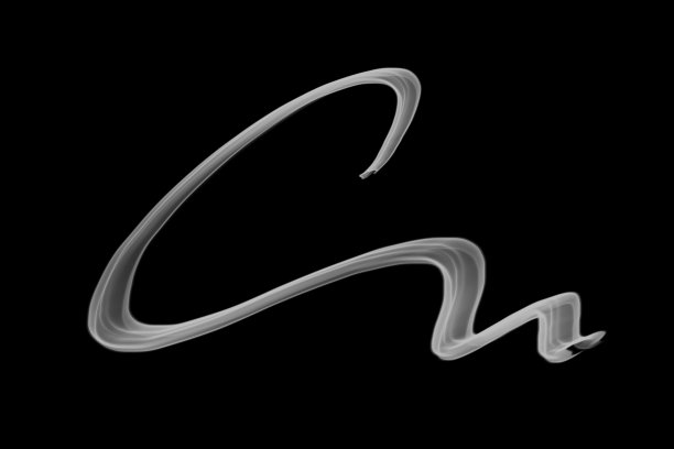 烟雾在暗背景上扩散图片下载