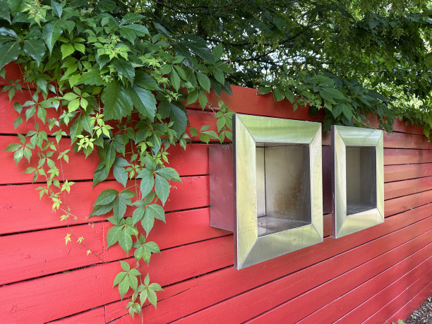 现代红色围栏特写图片下载