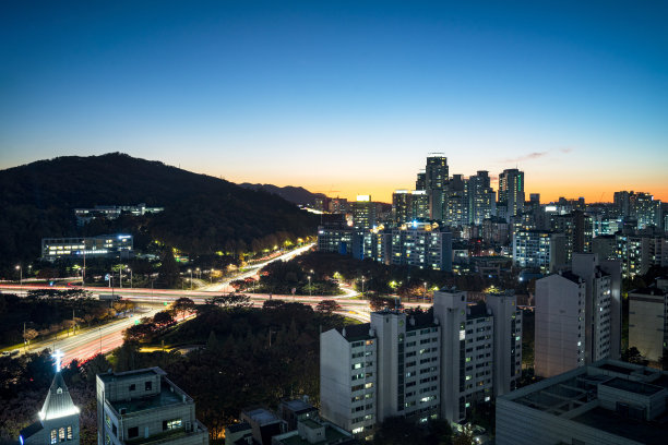 韩国首尔瑞草区的夜景图片下载