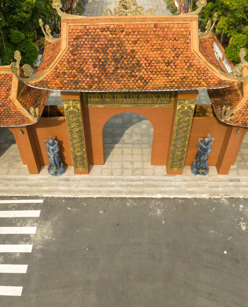 鸟瞰芹苴市芳南翠林(芹苴寺)图片下载