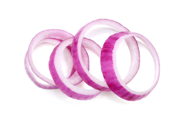 白色背景上的红洋葱圈图片下载