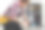 年轻男技师在厨房修理洗碗机图片下载