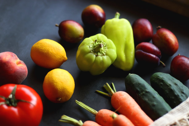 网袋与水果和蔬菜图片下载