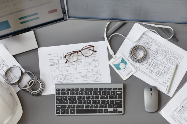 工程师工作场所的俯视图蓝图和计划图片下载