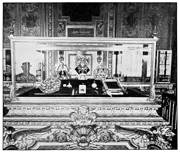 19世纪法国巴黎卢浮宫的法国皇冠珠宝图片下载