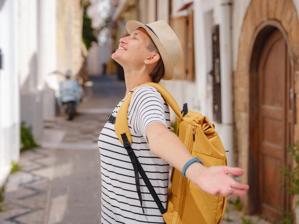 夏天去希腊罗德岛旅游。图片下载