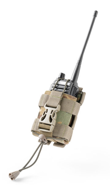 多摄像头迷彩战术袋军用无线电。图片下载