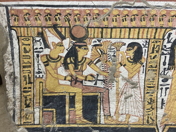 底比斯陵墓1：古埃及官员Sennedjem及其家人在埃及卢克索西岸代尔埃尔-麦地那的墓地图片下载