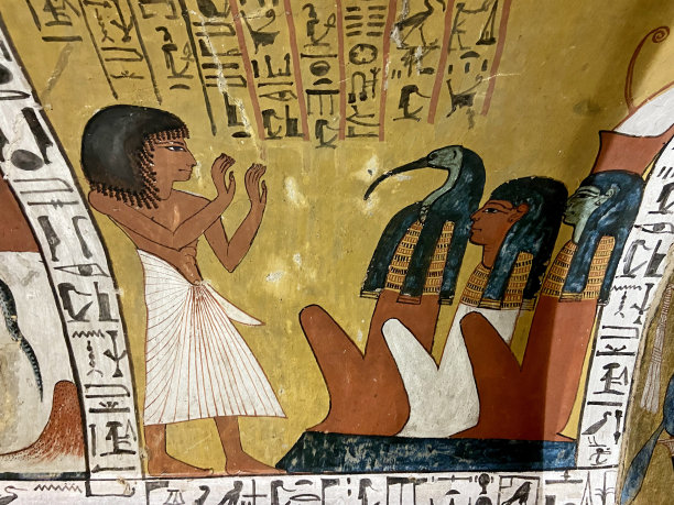 底比斯陵墓1：古埃及官员Sennedjem及其家人在埃及卢克索西岸代尔埃尔-麦地那的墓地图片下载