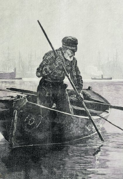 资深渔夫在小船上戳图片下载